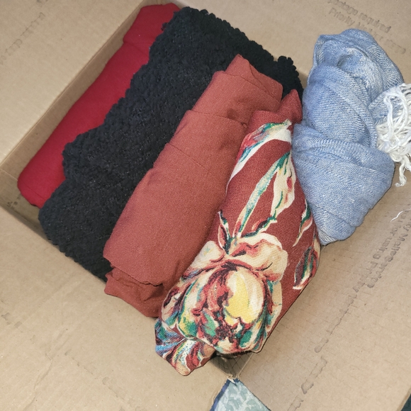 Mystery box Assorted Clothing Colorful Fall Bundle Cloths - Picture 1 of 1